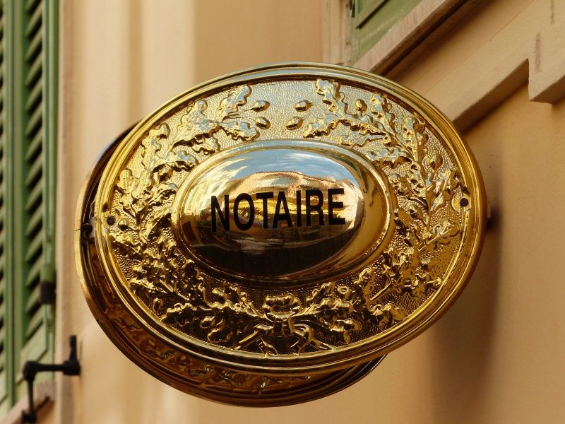 notaire-ST CYR SUR MER-min_advertising-golden-metal-money-lighting-brass-1013060-pxhere.com